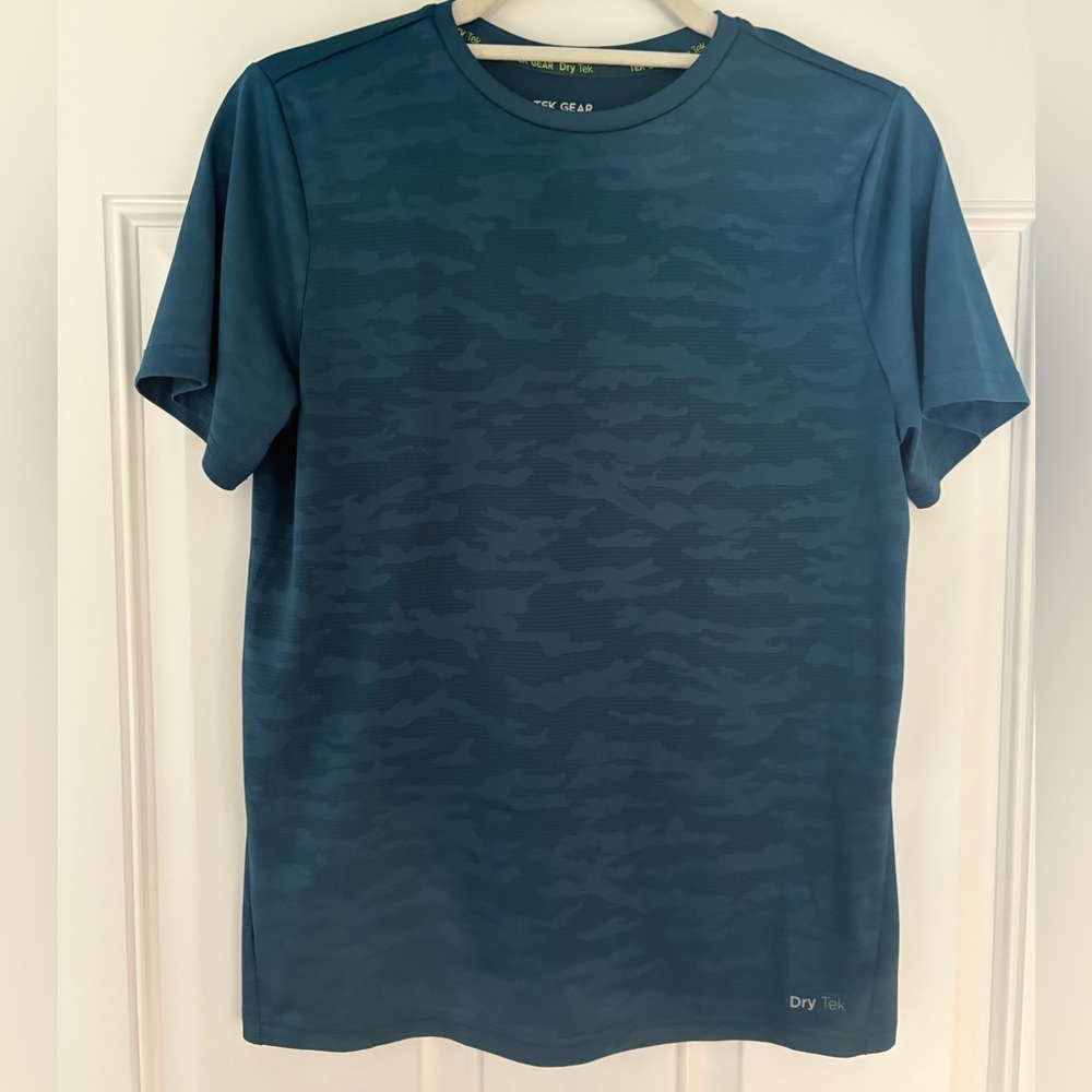 Boys XL TEK Gear Athletic t-shirt